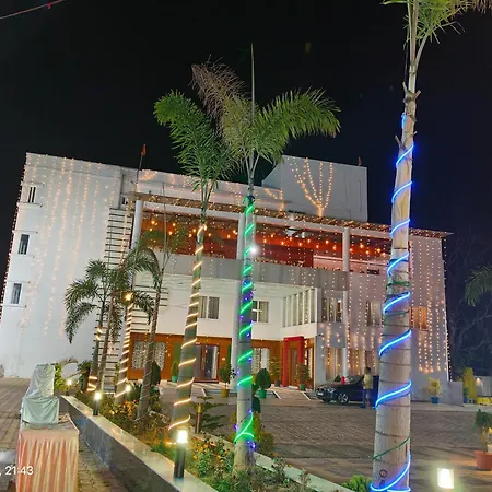 Moments Resort-2
