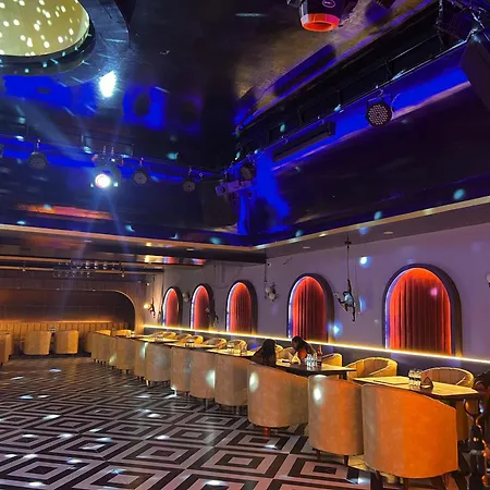 Hotel Majestic Grand-2