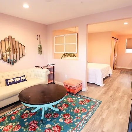 The Blue Buffalo Motel-3