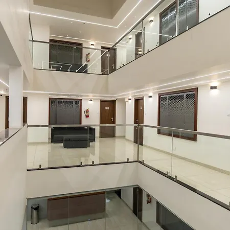 The Living Hub Business Hotel, Kolhapur-3