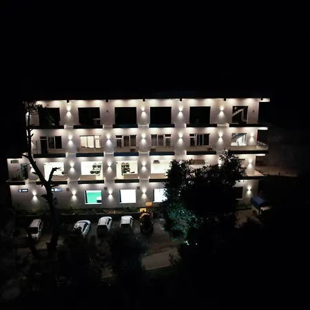 Hotel Candle Wood-2