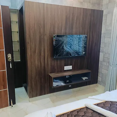 Golden Residency-2