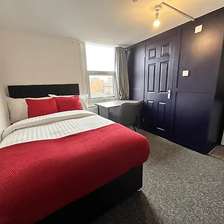 Premier Nottingham Studios - Gawthorne-3