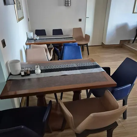 Hotel Ambassador Duesseldorf-3