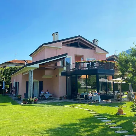 Villa Costantina With Heated Pool-3