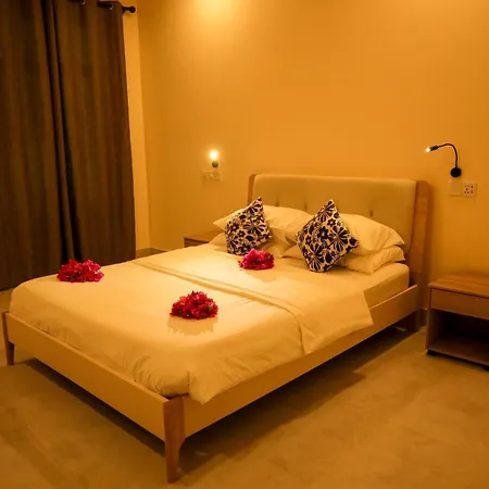 Charming Holiday Lodge-2