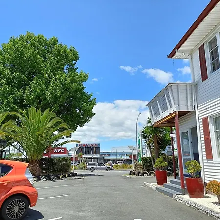 Rainbow Motel & Guest House-3