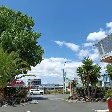 Rainbow Motel & Guest House-2