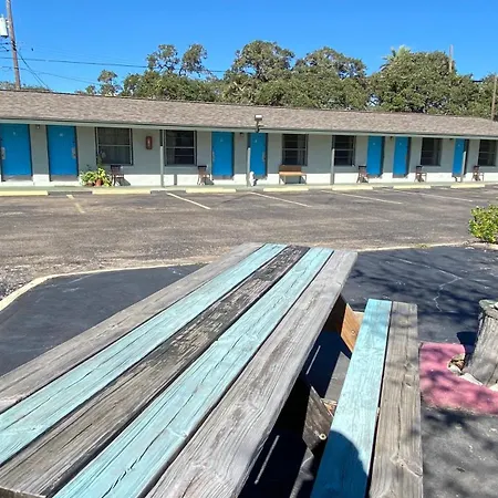 Tropic Motel-2