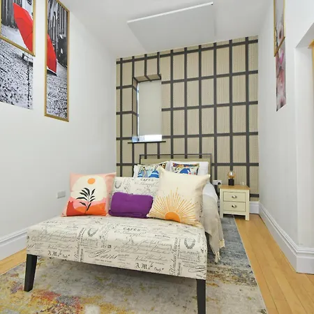 One Battison - Affordable Rooms, Suites & Studios In Stoke On Trent-2