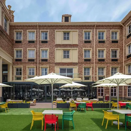 Hampton By Hilton Sandton Grayston-3