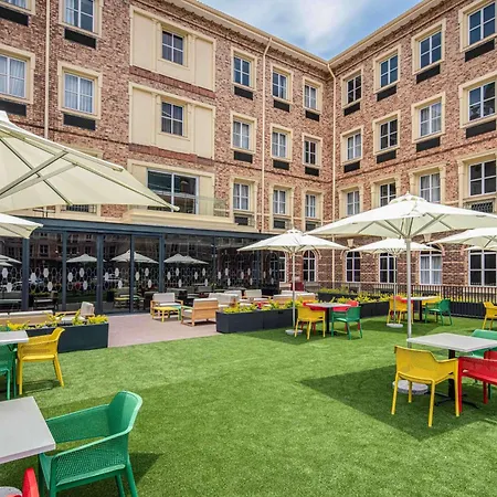 Hampton By Hilton Sandton Grayston-2