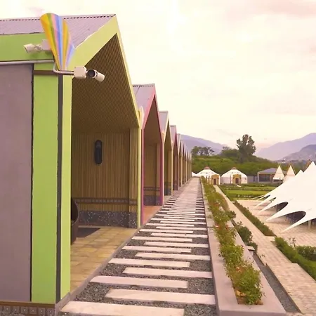 Iyi Luxury Inn Swat-3
