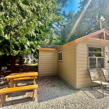 Bruce Anchor Cabins-2