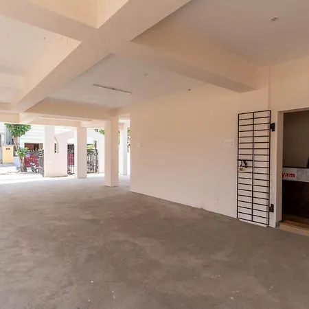 Aishwaryam Service Apartment-3