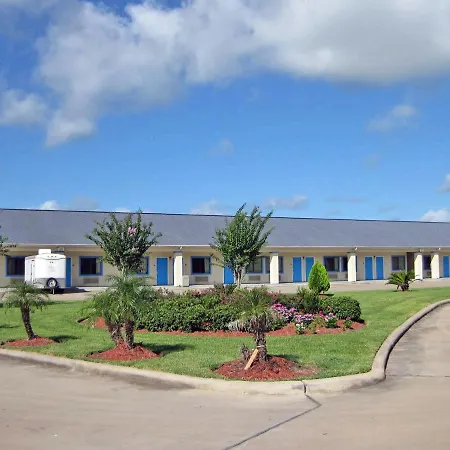 Relax Inn & Suites-2