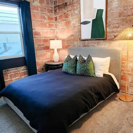Speakeasy Queen Suite-3
