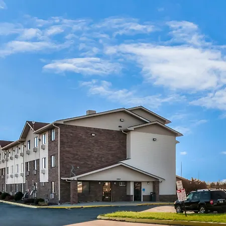 American Inn & Suites Metro Airport-2