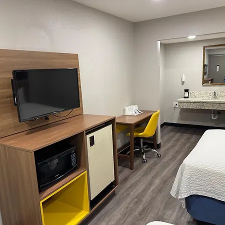 Days Inn By Wyndham Barstow-3