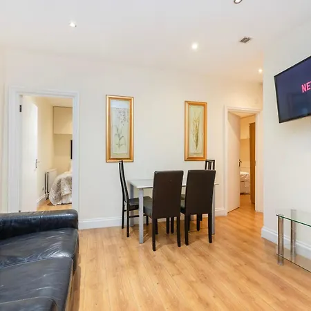 Hyde Park Rooms & Apartments-3