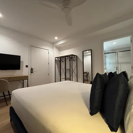 Arenal Rooms Bilbao-3