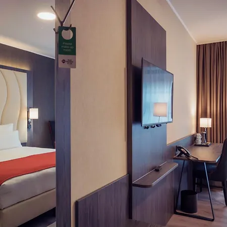 Best Western Plus Plaza Den Haag City Center-2