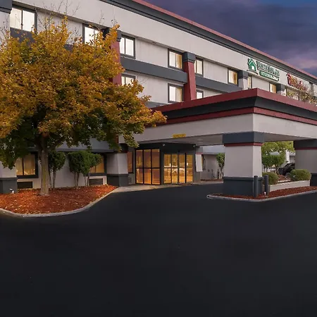 Hometowne Studios By Red Roof Flint-3