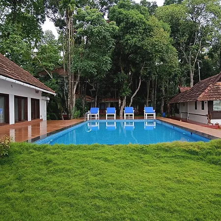 Shantitheeram Ayurveda Lakeside Heritage Resort-3