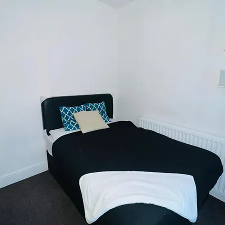 Grantham Park House-3