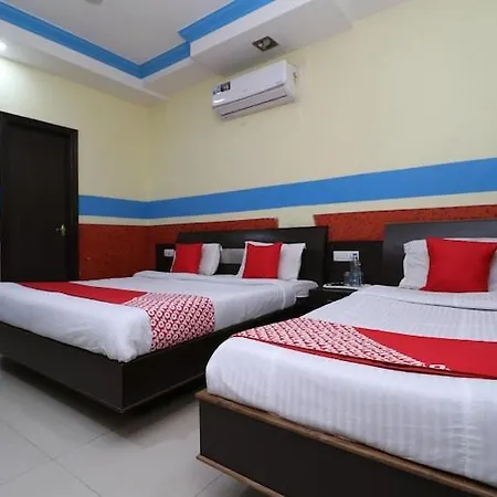 Hotel Lucky Guest House-3