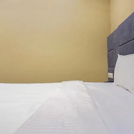 Fabhotel Nest Inn-3