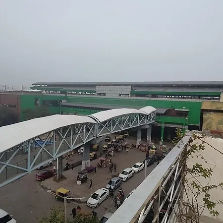 Hotel Moon Chanakyapuri Satya Niketan- Couple Friendly-3