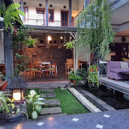 Rumah Asri Bed And Breakfast-2