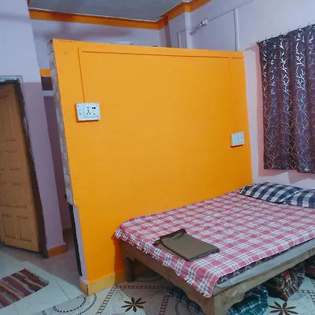 Radhesham Bhakt Niwas-3