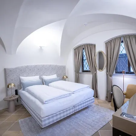 Maxim Suites By Elias Holl-3