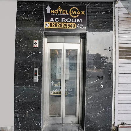 Fabhotel Max - Nr Aditi Hospital 120M-3