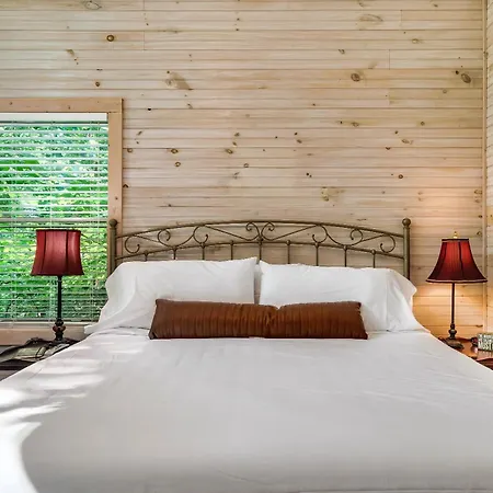 Rivers Edge Treehouses-2