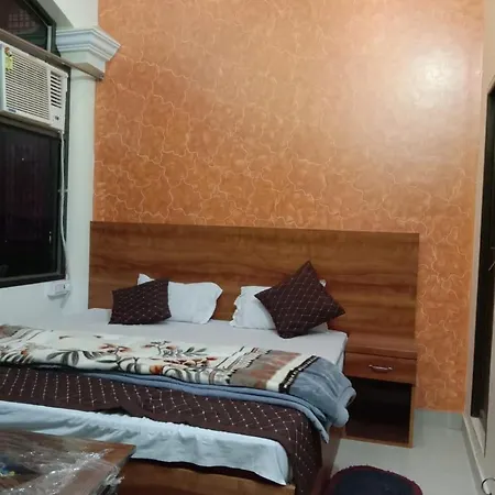 Ramam Hotel By Naavagat 500 Meter From Mandir-2