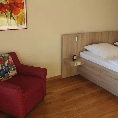 Burghotel Schöne Aussicht Bauer GmbH-2