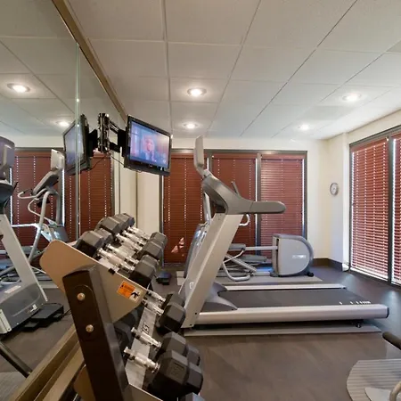 Russell Inn And Suites-3