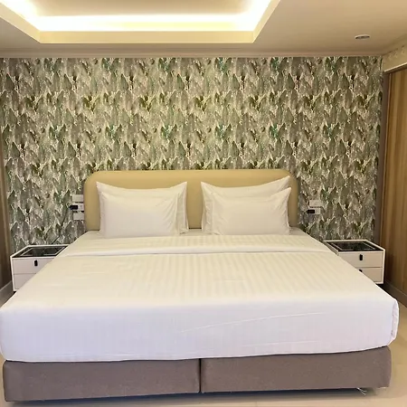 V20 Boutique Jacuzzi Hotel-3