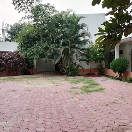 6 Cr Hotel Natraj Railway Station-3