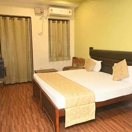 Hotel Gokul Grand-3