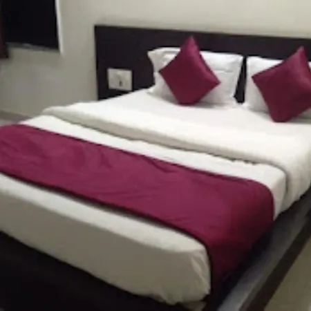 Gayatri Best Hotel In Dwarka-2