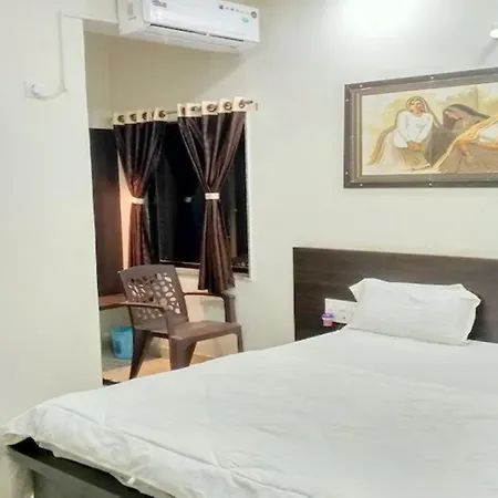 Gayatri Best Hotel In Dwarka-3