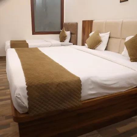 Hotel Taj Sarovar-2