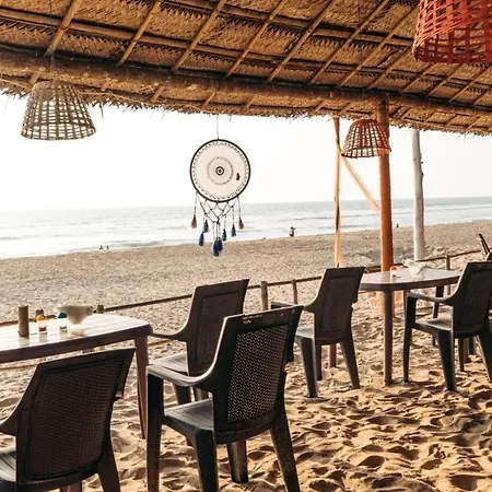 Lighthouse Cafe And Beach House-2