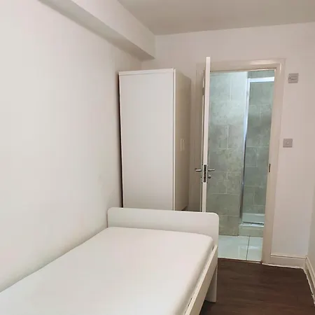 Cozy Ensuite Single Room In Elephant And Castle-3
