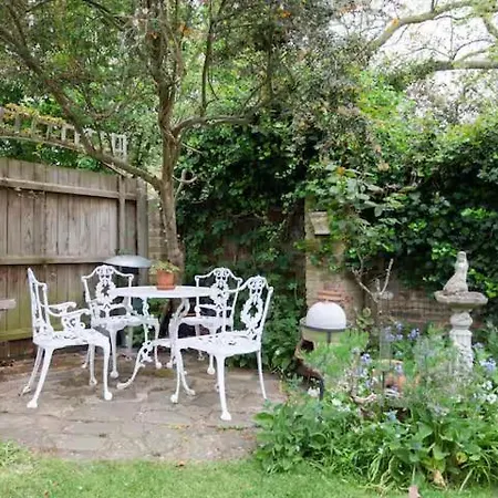 Self Contained Garden Studio-2