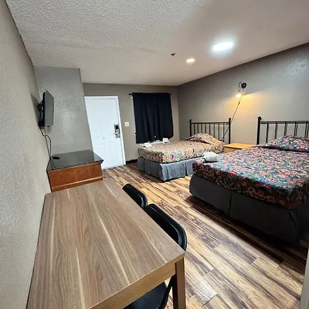 Live In Lodge Marietta-3